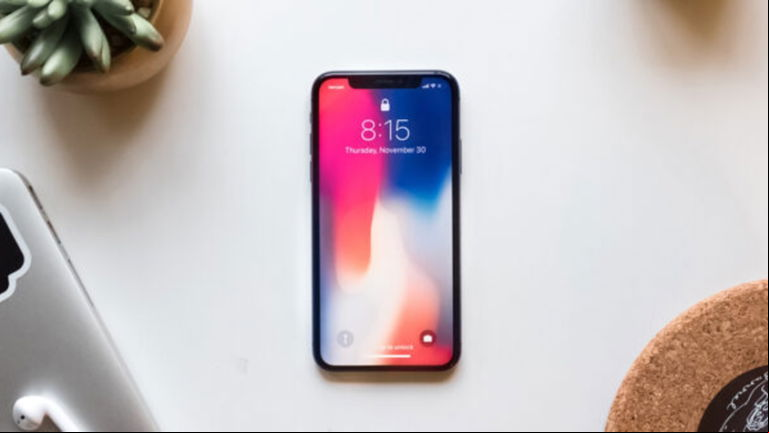 Esta semana te recomendamos los wallpapers de cada versión de iOS en modo oscuro