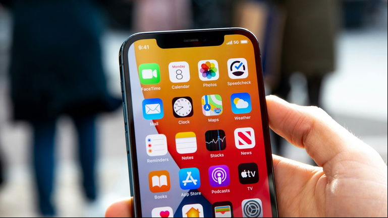 Por tan solo 260 euros puedes conseguir el iPhone 12 con la última oferta de Amazon: la mejor relación a nivel calidad-precio